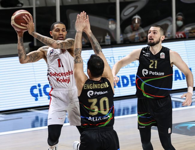 Aliağa Petkimspor Süper Ligde Kaldı