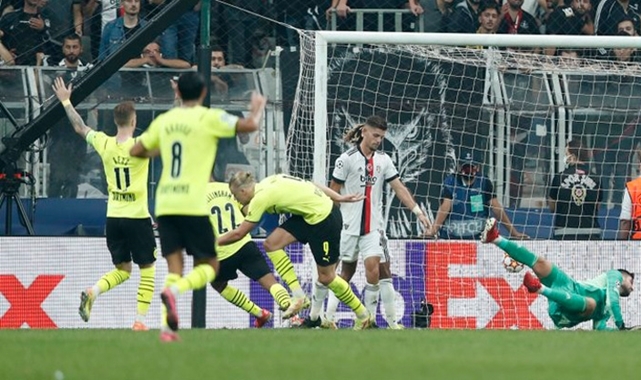 Beşiktaş kendi sahasında Borussia Dortmund'a 2-1 mağlup oldu