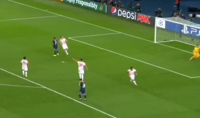 PSG'nin Starları Mbappe ve Messi rakibin fişini çekti