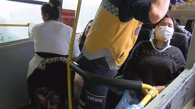 Yolcu Minübüsü Kaza Yaptı! Ortalık Can Pazarına Döndü