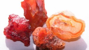 Akik taşı nedir, yararları nelerdir? Gerçek akik taşı nasıl anlaşılır?