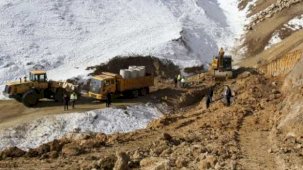 Başkale'de 30 yıllık yol sorunu çözüldü