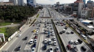 Kısıtlama öncesi İstanbul trafiğinde önemli yoğunluk