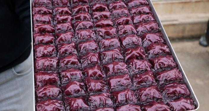 Adana&#039;da mor un ile baklava: Siparişlere yetişilemiyor