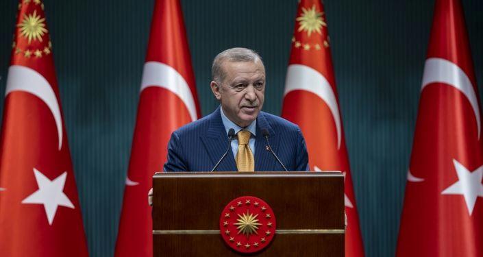 Cumhurbaşkanı Erdoğan: İzmir&#039;i çok daha büyük projelerle tanıştırmak için sabırsızlanıyoruz