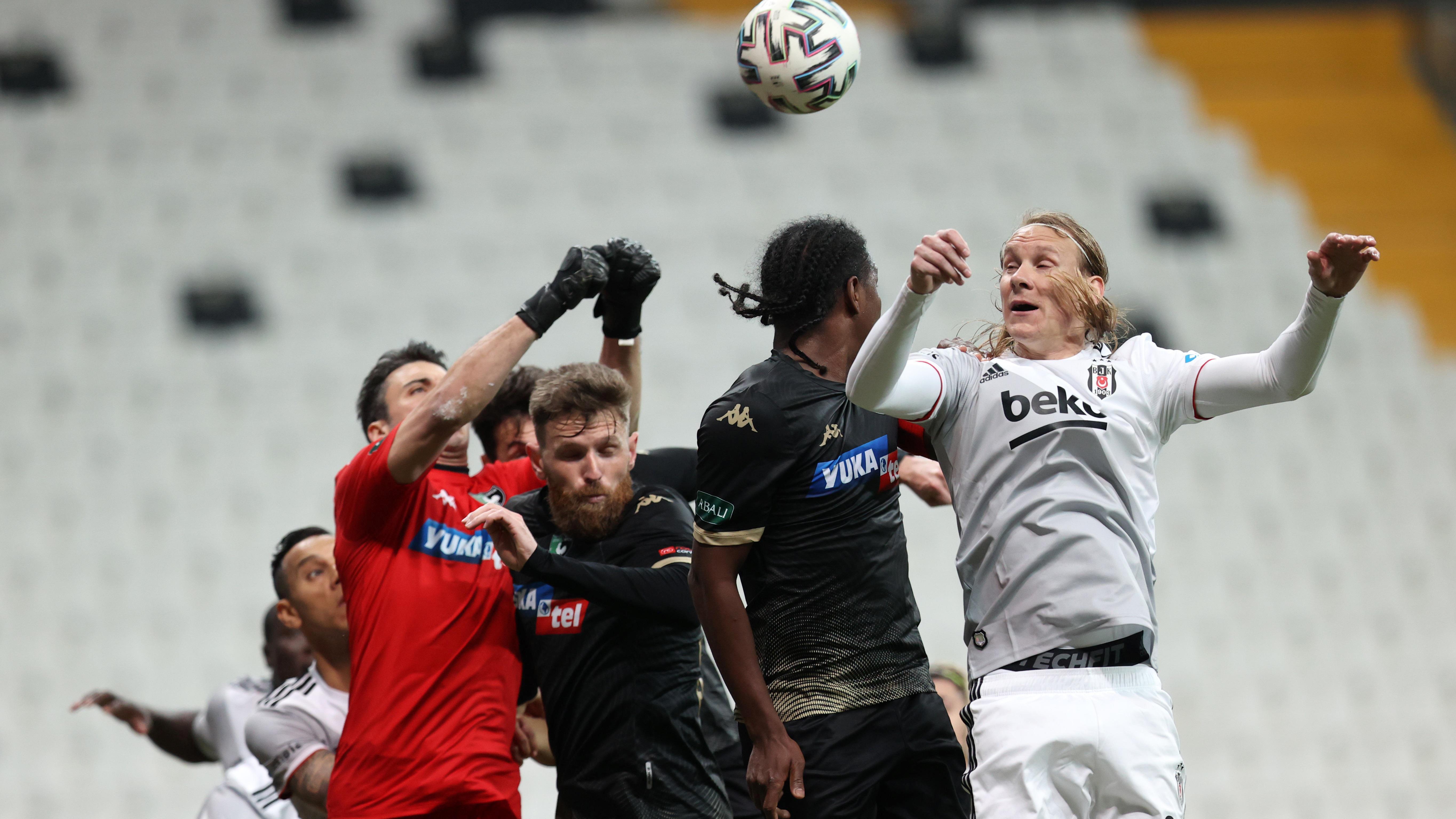 Denizlispor, 26 maçın 22’sinde kalesinde gol gördü