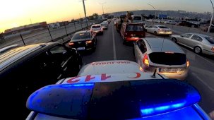Ambulans şoförlerinden 'fermuar tekniği' isteği