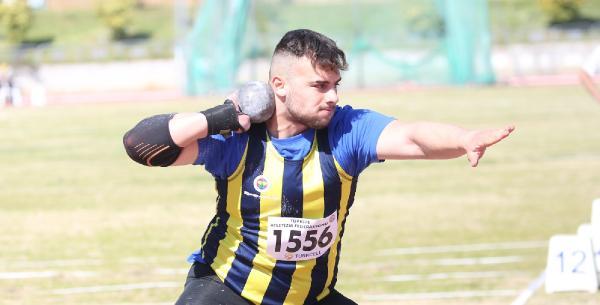 Atletizmde gençlerden büyük başarı