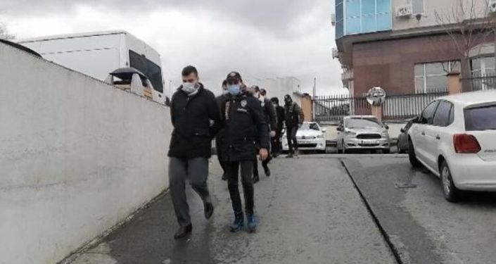 Banka sistemine girerek büyük vurgun yapan çetenin 5 üyesi yakalandı