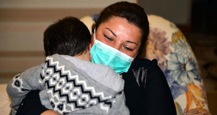 Evlat edinen çift, biyolojik baba ortaya çıkınca yıkıldı