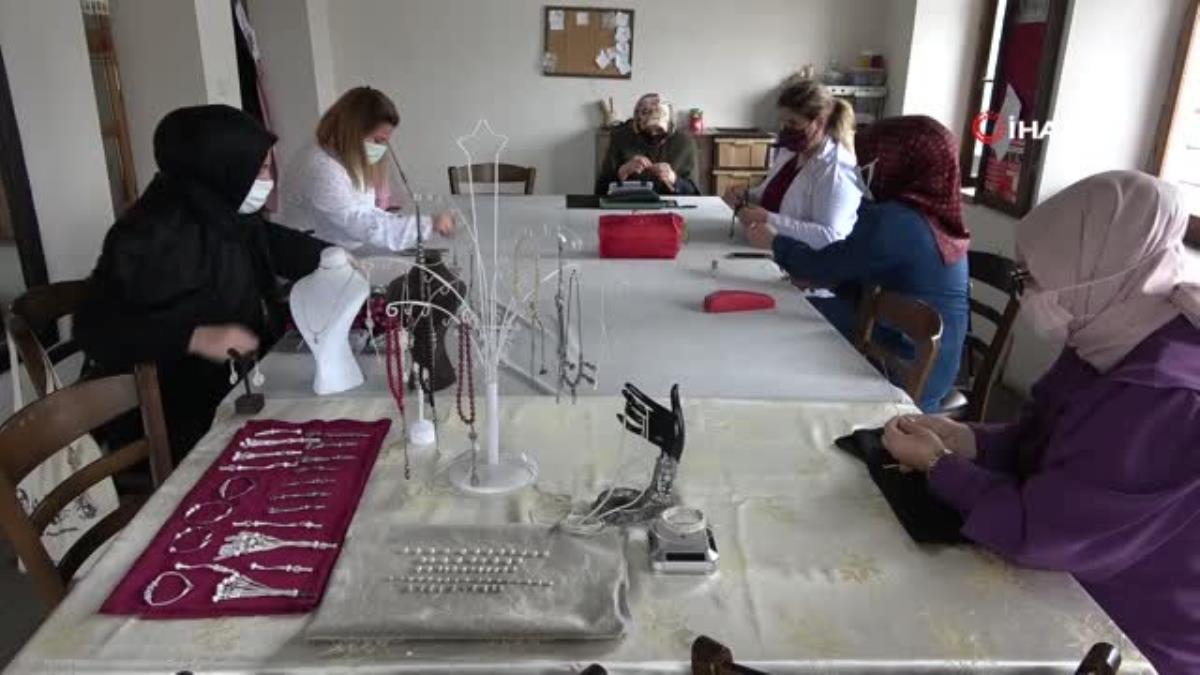 Kazaziye ve hasır örücülüğüne pandemiye karşın ağır ilgi