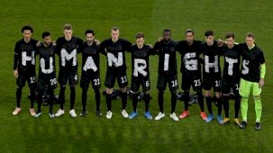 Alman ulusal grup futbolcularından Katar'a 'insan hakları' protestosu