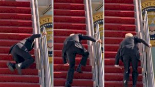 Biden uçağın merdivenlerinde düştü, Beyaz Saray'dan açıklama geldi: Şiddetli rüzgârdan istikrarını kaybetti