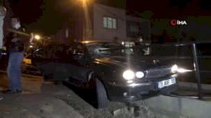 Polisten kaçıp köprü demirlerine saplandı, kendisini çeken gazetecilere 'çek çek, ölmedi de hayatta kaldı de' dedi