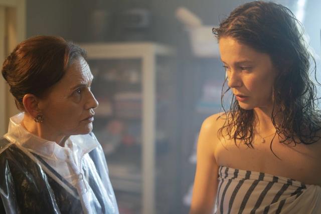 Camdaki Kız Dizisinin İlk Bölümünün Yayınlanması İle Türk televizyon Tarihinde Bir İlk Yaşandı