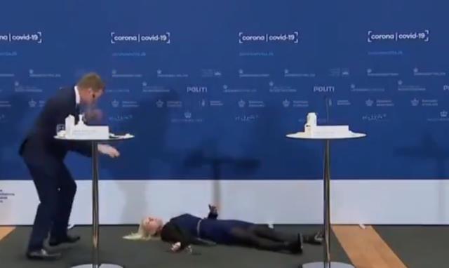 Canlı yayında AstraZeneca aşısının kullanımının durdurulduğunu açıklarken bayıldı