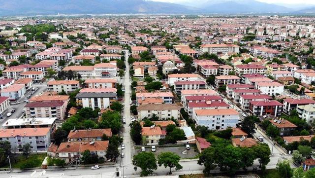 Çok yüksek riskli vilayetler ortasındaki Erzincan'da alışverişlere 'her aileden bir kişi' kısıtlaması getirildi