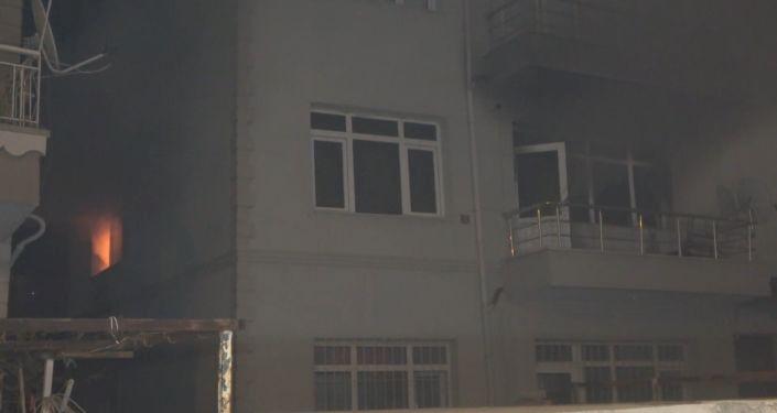 Eşini öldürüp, meskenini ve arabasını ateşe verdi