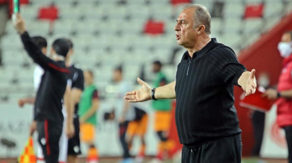 Fatih Terim&#039;den başkanlık sinyali: Galatasaray&#039;la yaşıyorum, konumunu bilemem