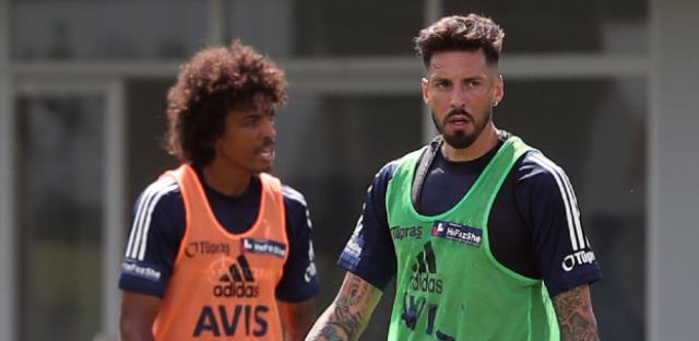 Fenerbahçe'de Luis Gustavo ve Sosa Tartışması Ortalığı Karıştırdı