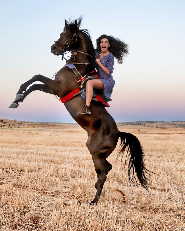 Hercai dizisi final yaptı! Akın Akınözü ve Ebru Şahin'den duygusal paylaşımlar geldi