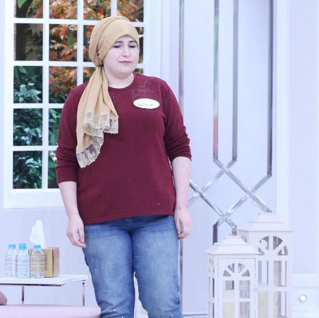 İkinci kez evli adama kaçan Nilüfer, Esra Erol'un stüdyosunda annesine saldırdı