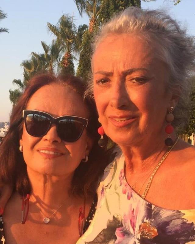 Müjde Ar'ın Acı Günü; Kanser Tedavisi Gören Kardeşi Mehtap Ar hayatını yitirdi