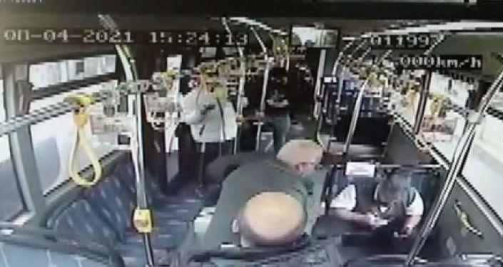 İETT Aracına Mermerli Saldırı