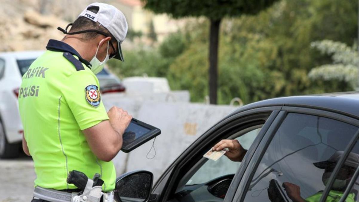 Son Dakika: Sokağa çıkma kısıtlaması saatlerinde şehirlerarası seyahatlere sıkı kontrol geliyor