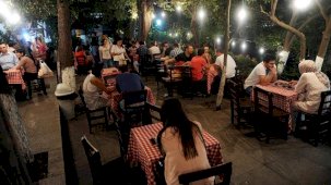 Çay bahçeleri kapanacak mı? Kabine Toplantısı restoran, lokanta kararları açıklandı mı?