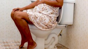 İnanmak Neredeyse İmkansız .Gebe Olduğunu Fark Etmedi.Klozete Doğum Yaptı