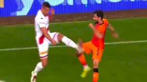 Şener Özbayraklı'dan Hakem Mete Kalkavan'a Sitem: Hocam Nasıl Kırmızı Değil?