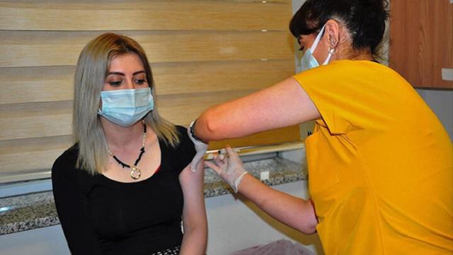 Aşı sevkiyatları planlandığı üzere giderse, 20 yaş üstü herkes Temmuz'da aşılanmış olacak