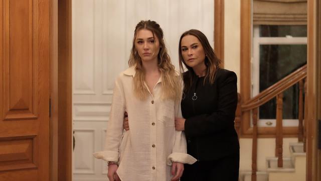 Bomba iddia: Başrol oynadığı Masumiyet'in final yapacağını öğrenen Hülya Avşar, imal şirketini basıp karardan döndürdü