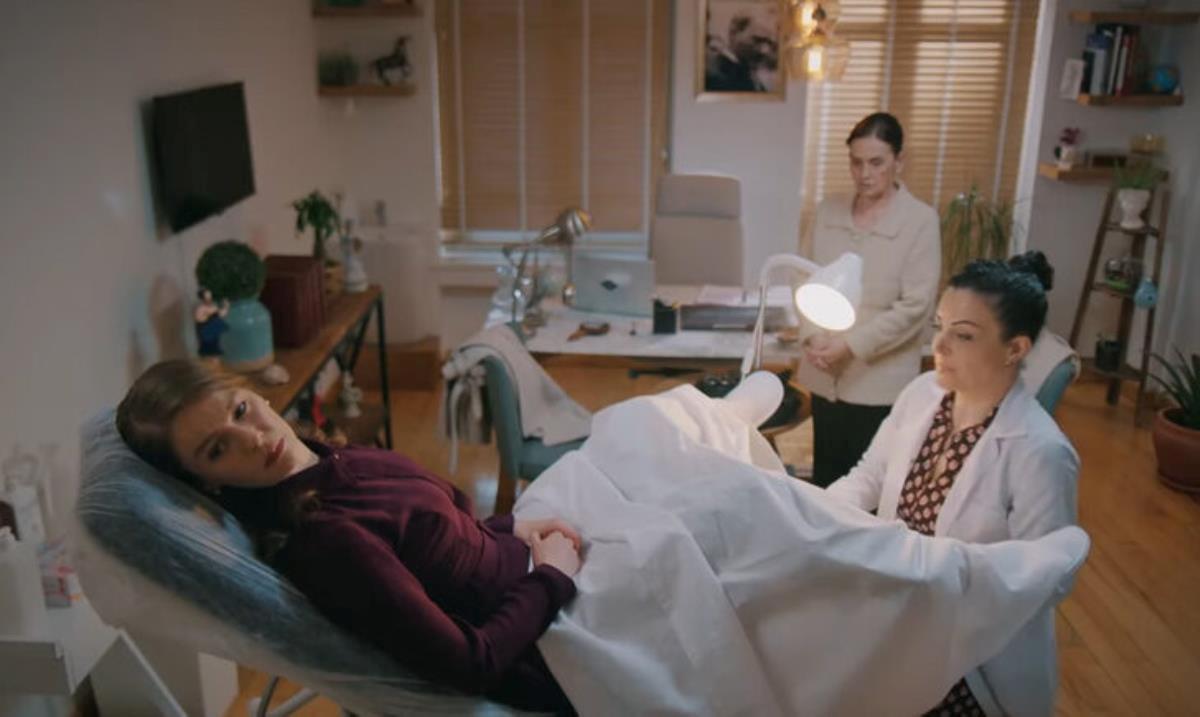 Burcu Biricik Camdaki Kız Dizisindeki Bekaret Testi Sahnesi İle İlgili İlk Kez Konuştu