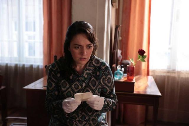 Masumlar Apartmanı'nda Safiye'nin Naci'ye Sarıldığı Sahne İzleyicileri Ekrana Kilitledi