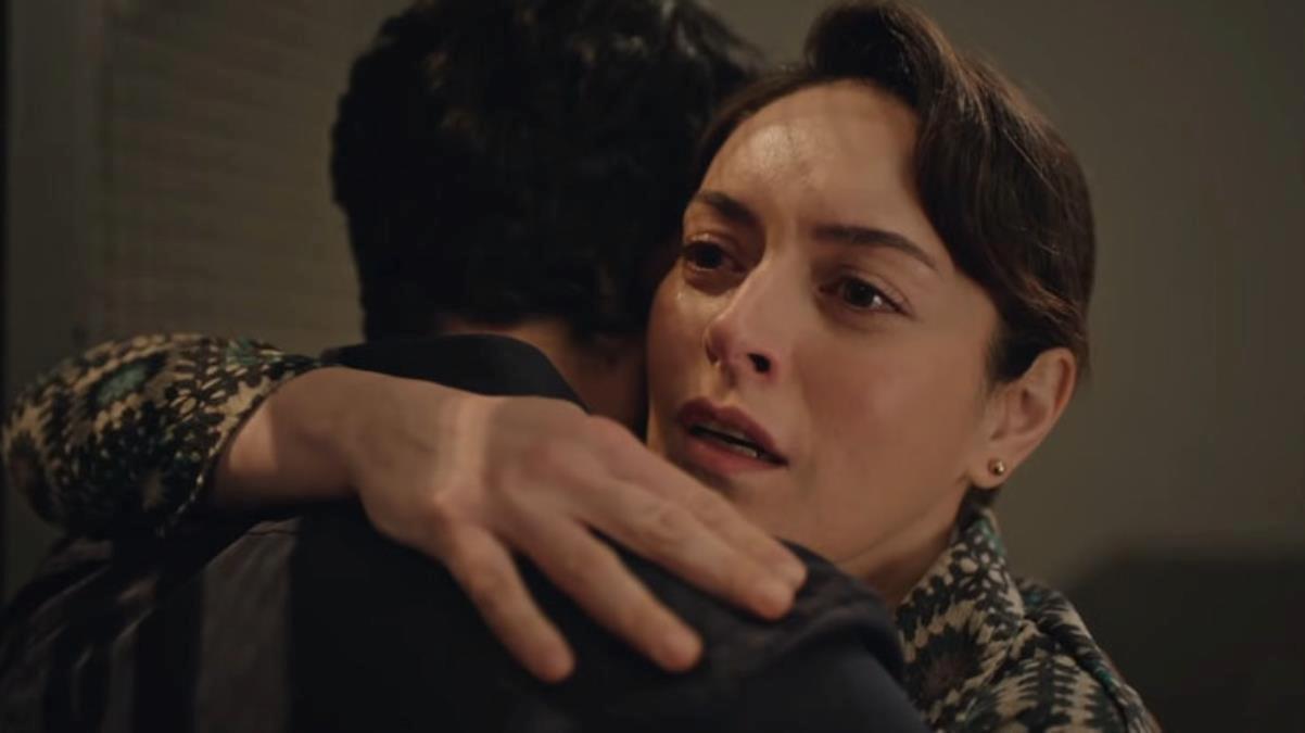 Masumlar Apartmanı'nda Safiye'nin Naci'ye Sarıldığı Sahne İzleyicileri Ekrana Kilitledi