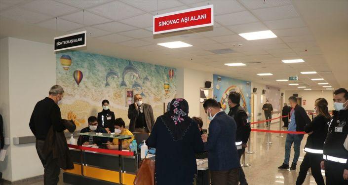 Nüfusa oranla en fazla ve en az aşılamanın yapıldığı vilayetler belirli oldu