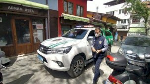 Kediler pandemi sebebiyle kapalı olan lokantada mahsur kaldı: Biri öldü, yeni doğan iki yavru kurtarıldı