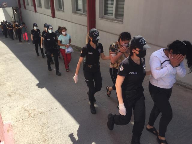 Bu yöntemle 100'den fazla kişiyi soydular! Cono Kadınları'nın 'fuhuş oyunu' kamerada