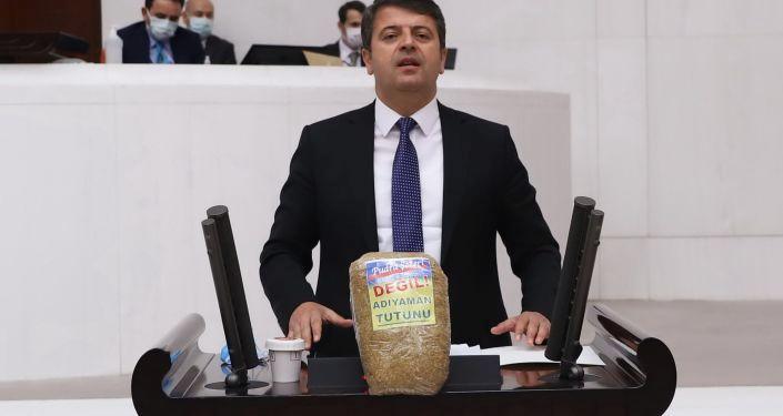 CHP&#039;li Tutdere&#039;den tütüne hapis cezasına tepki: Kürsüye koyduğum pudra şekeri değil