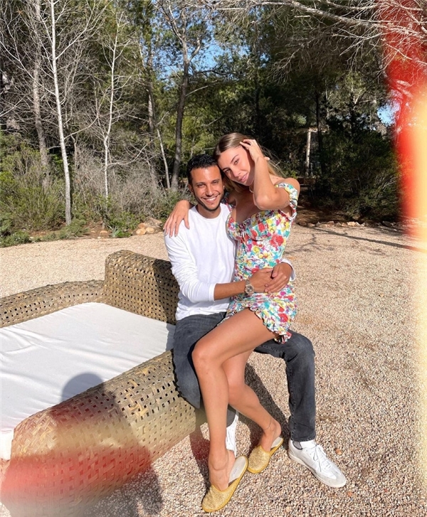 Eliyle karnını gizlemesi dikkat çekti! Şeyma Subaşı hamile olmadığını açıkladı