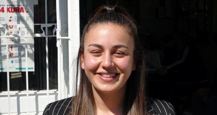 Kalp krizi geçirerek hayatını kaybeden babasının muhtar olduğu mahalleye muhtar seçildi