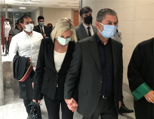 Kuryeyi alıkoyduğu iddia edilen İpek Hattat, hakim karşısına çıktı: Üşümemesi için içeri davet ettim