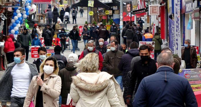 Prof. Müftüoğlu: Hiç kimse 'Sonbaharda bu iş biter, maskeler en geç eylül ortasında iner' diye düşünmesin