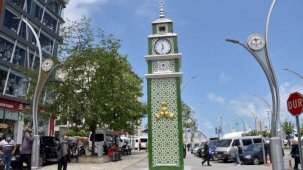 Giresun Belediyesi’nden saat kulesi eleştirilerine yanıt: CHP Belediyesi’nin yaptığı kuleye alternatif olarak yapılmadı