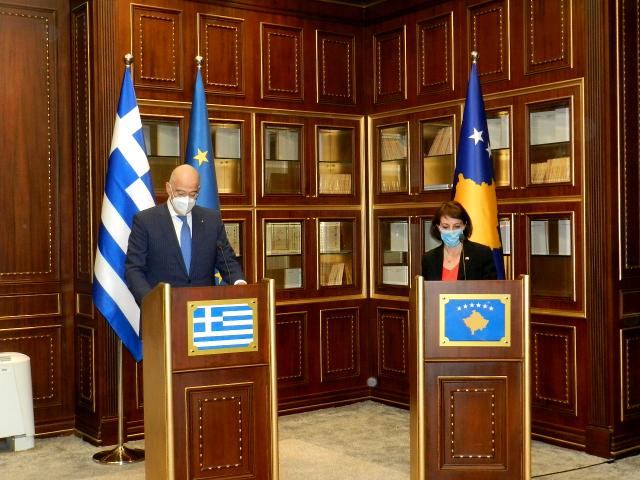 Yunanistan Dışişleri Bakanı Dendias, Kosovalı mevkidaşı ile görüştüDendias: "Ülkenize vize muafiyetinin verilmesinden yanayız"