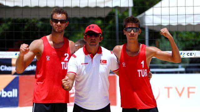 Batuhan Kuru-Necmi Ayberk Güllük gruptan çıkmayı başardı