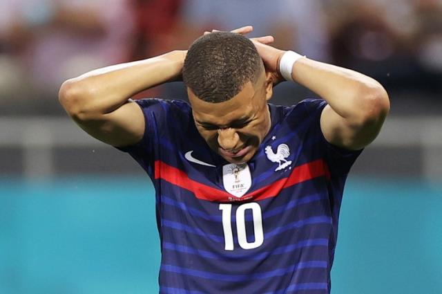 EURO 2020'nin en kötü ilk 11'inde Türk Milli Takımı'ndan iki futbolcu yer aldı