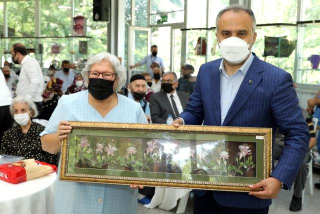 Huzurevi ve hastanede bayram